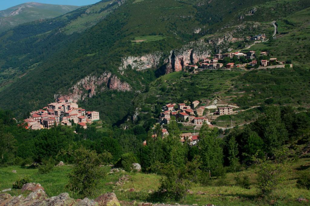 La Closa Albergue Castellar De N'Hug Exterior foto