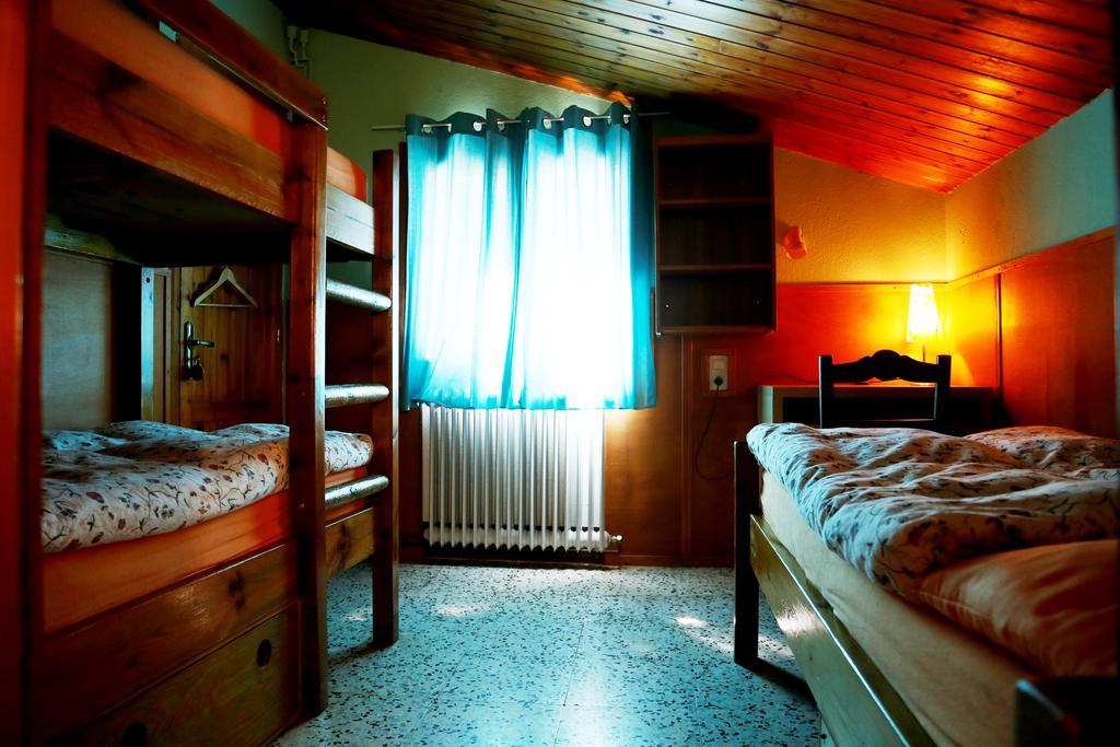 La Closa Albergue Castellar De N'Hug Exterior foto